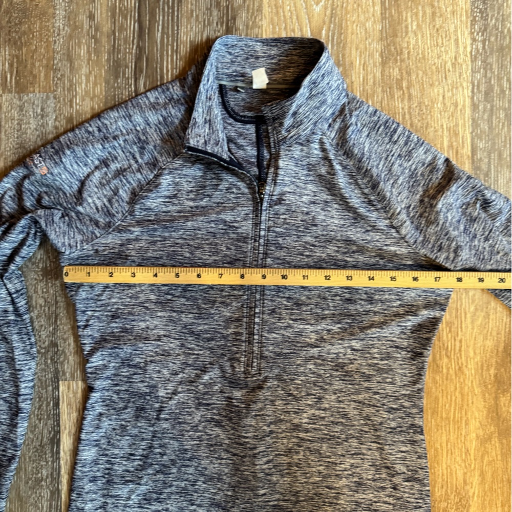 Under Armour heat gear, half zip athletic top size medium - Picture 6 of 7
